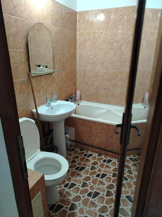 Vând apartament 2 camere tg carbunesti et 4 cu vedere la Marigab