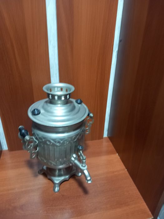 Продаётся  электрический  самовар