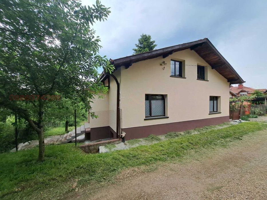 Продава се Къща в София, Горна баня - 240 кв.м за 1459 €/кв.м - Снимка #2
