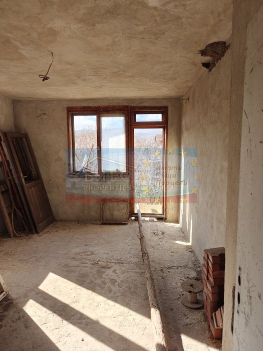 Къща в с. Гълъбник