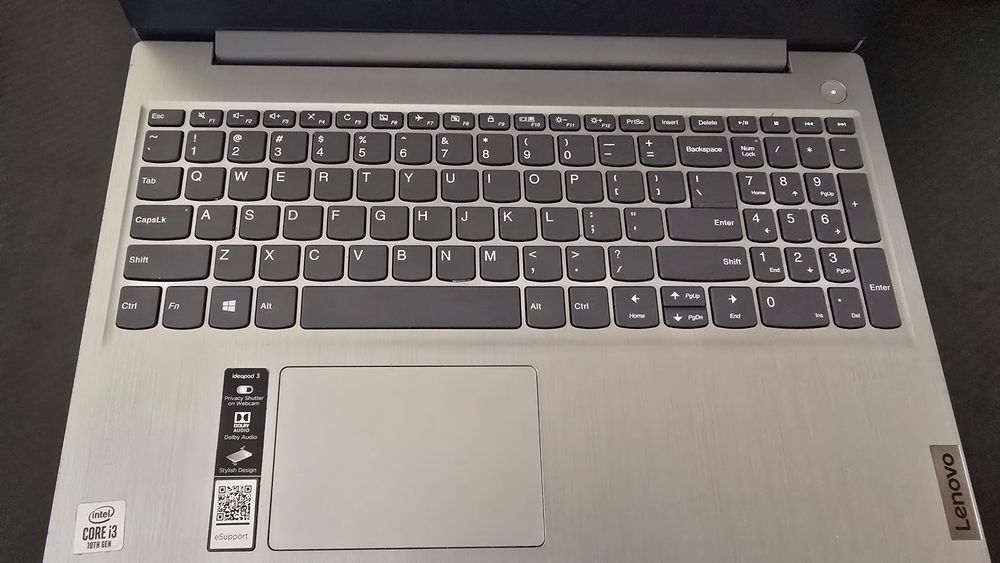 Laptop Lenovo i3 gen 10,4gb ram,256 ssd, 1920x1080