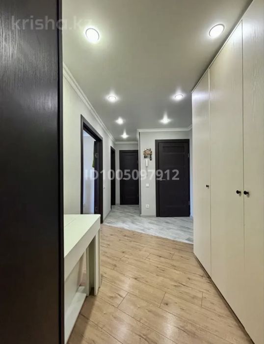 Продам 4 комнатную каартиру