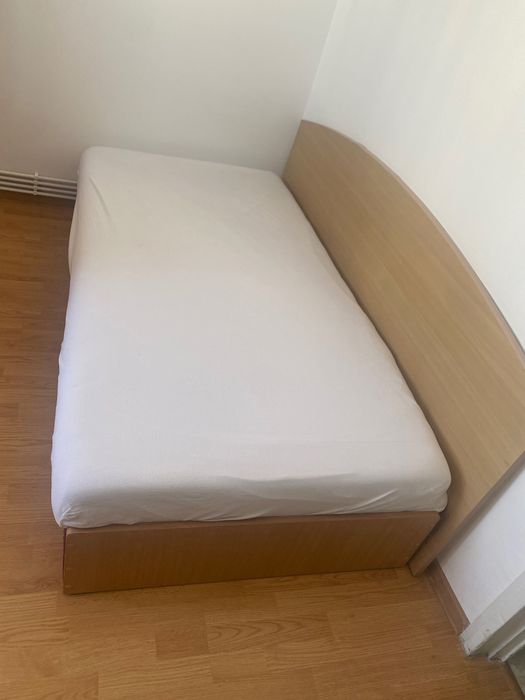 Pat de o persoană cu somiera rabatabilă și lada de depozitare