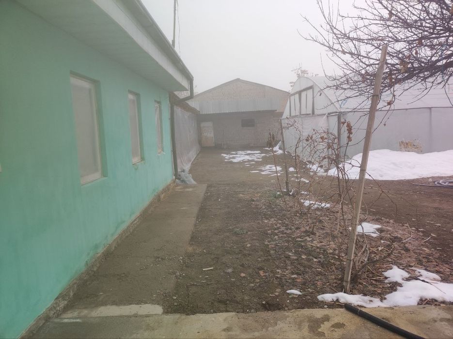 Sirdaryo shaharda 24 sothli uy sotiladi