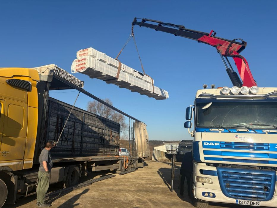 Ofer servicii cu camion cu macara