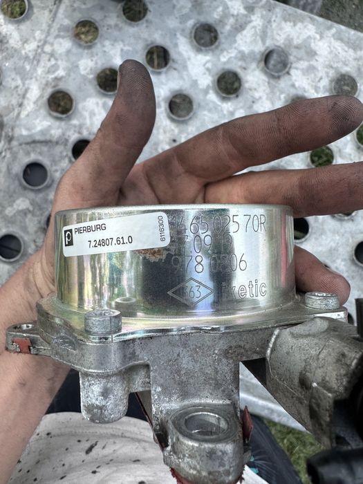 Вакум Помпа Opel Vivaro Renault Trafik 2.0dci 115