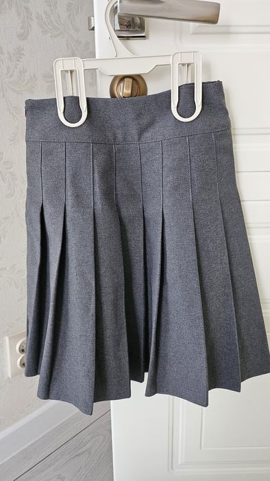 Продам школьную юбку