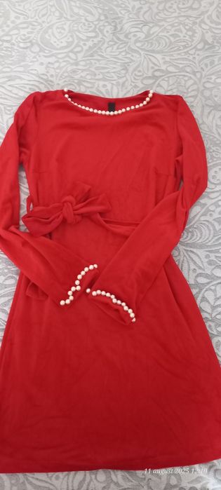 Rochie roșie cu margele