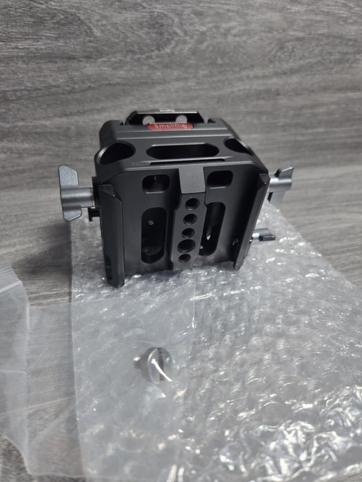 ПРОМО ! SmallRig Base Plate повдигач за камера / фото аксесоар ! 


Чи