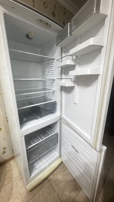 Продам холодильник Атлант