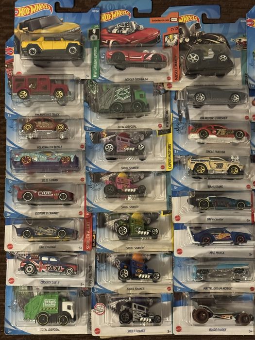 Lot masinute Hot Wheels (39 buc.)