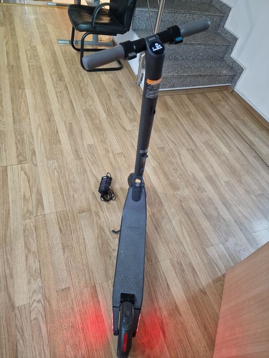 Trotinetă electrică Segway Ninebot ES2 – doar 448 km – suspensie fata-spate -  încărcător original