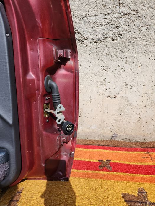 Водительская дверь на Форд Скорпио