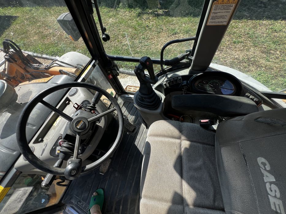 Buldoexcavator Case