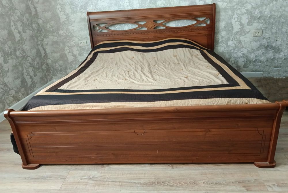 Кровать 180*2 с матрасом