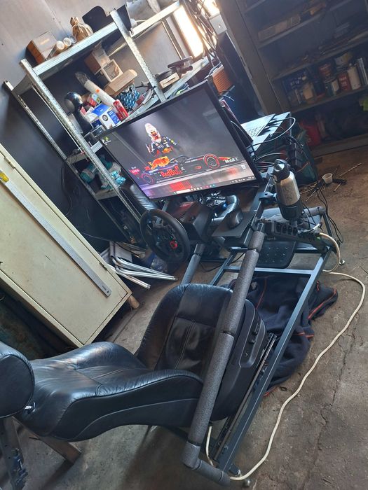 Cockpit +G29+PNX Button box+Samsung 32 LED