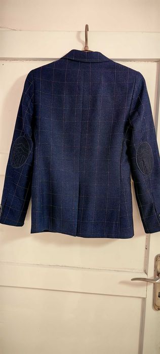 Тъмно синьо сако