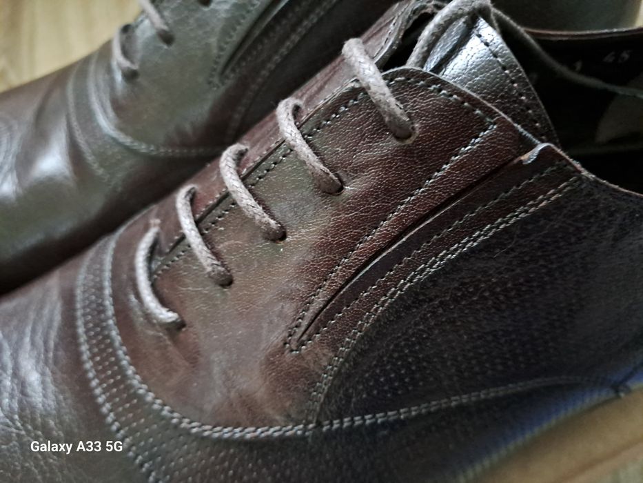 Vând pantofi Otter din piele naturală pentru bărbați. 
Marimea: 45.