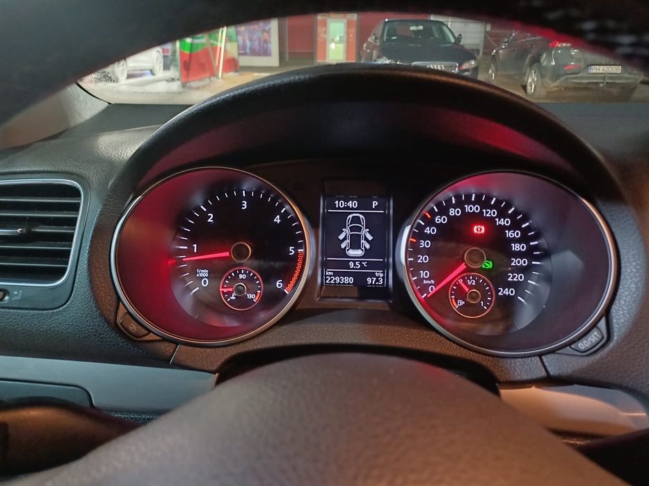 Volkswagen Golf 6 DSG Automat 2011 • 1.6 TDI BlueMotion