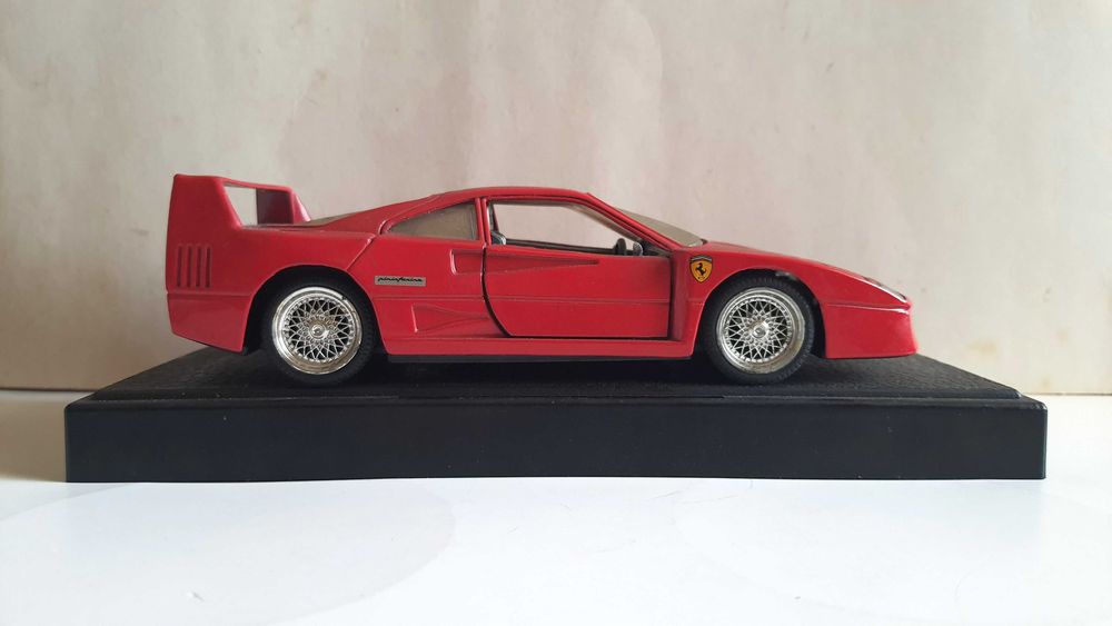 Ferrari F40, FORD KA и Darda Motor Car GT