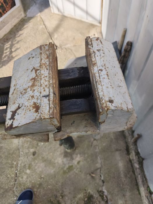 Продавам менгеме