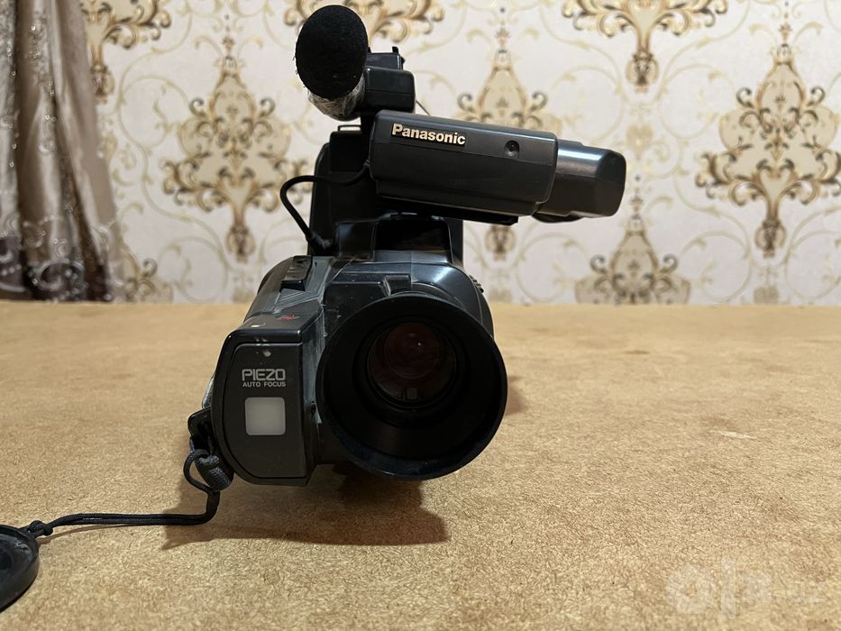 Panasonic M1000 VHS Videokamera — Ishlaydi, Komplekt