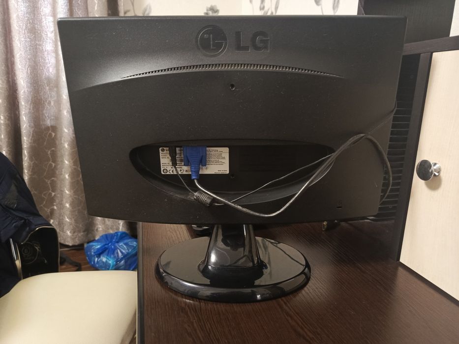 Продам монитор LG Flatron W1943