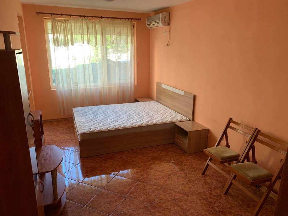 Дава се под наем Едностаен апартамент в Бургас, Възраждане - 53 кв.м за 153 € - Снимка #2