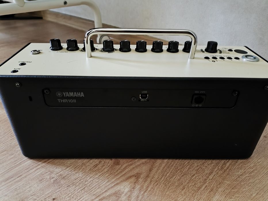 Продаю Yamaha thr 10II