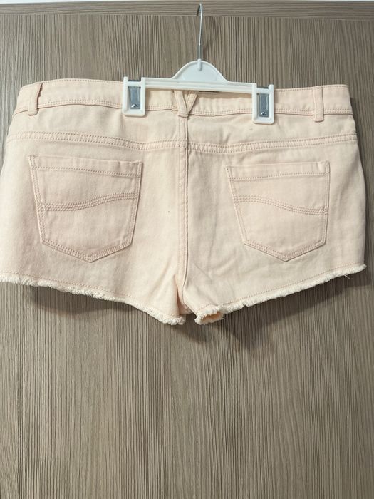 Pantaloni scurti femei din denim marimea 40 roz deschis