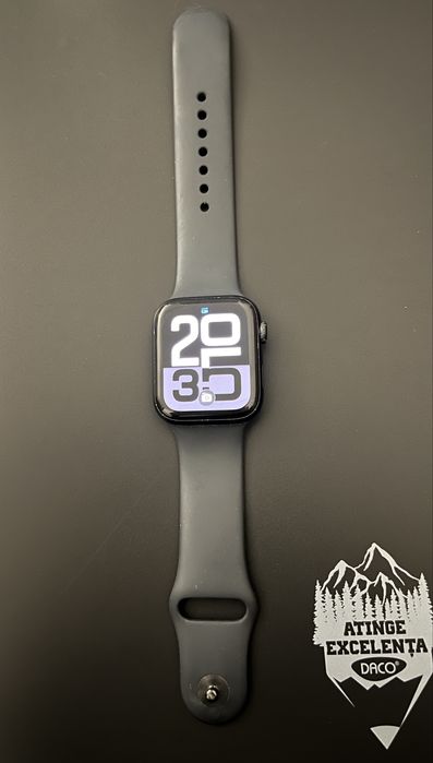 Apple Watch SE 44mm (2024)