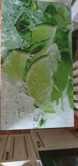 Стол кухонный, поверхность ламинат