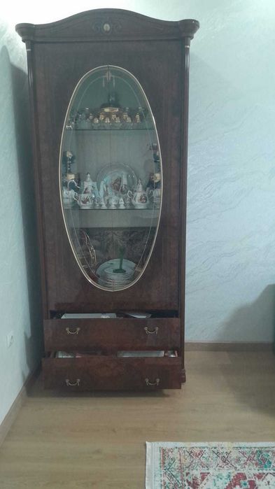 Витрина для посуды