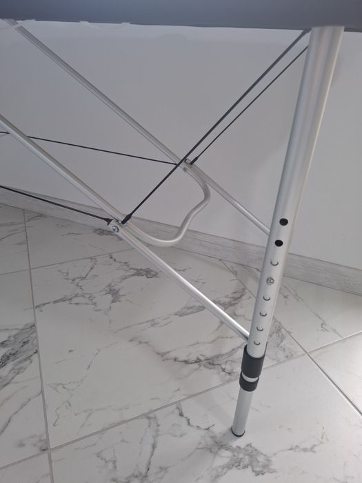 Масажна кушетка нова