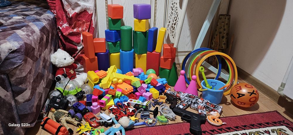 Разные игрушки все за 8000