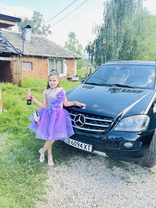 Красива рокля носена само за 1 час на топ цена
