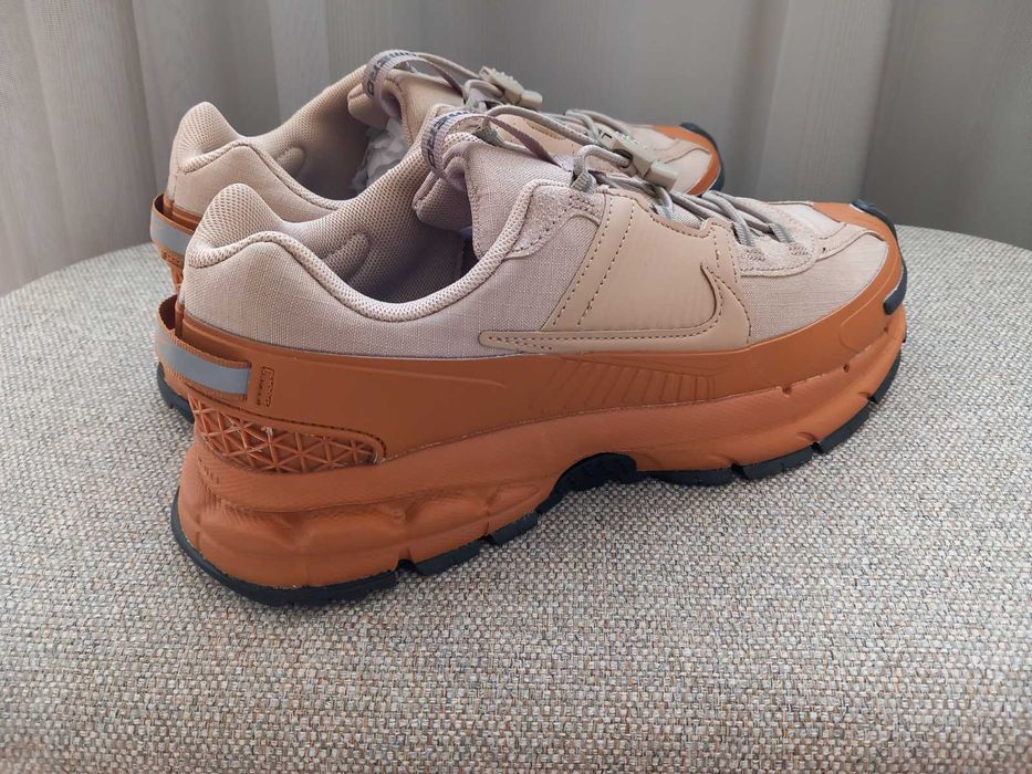 Nike Zoom Vomero 5 Roam