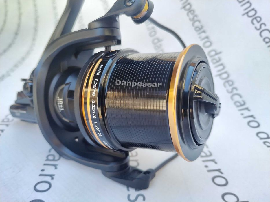 Mulinetă Feeder Crap PRO FL Strategist Distance 8000 tambur Long Cast