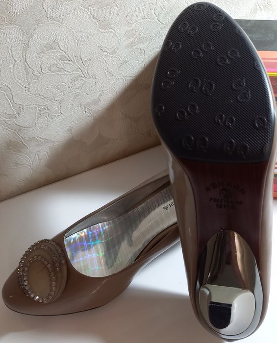 Продам туфли привозные