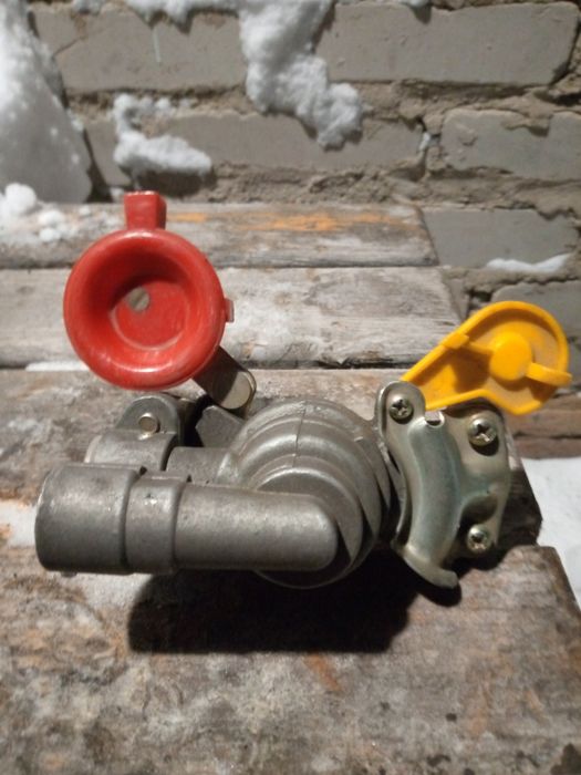 Соединитель воздуха на Камаз