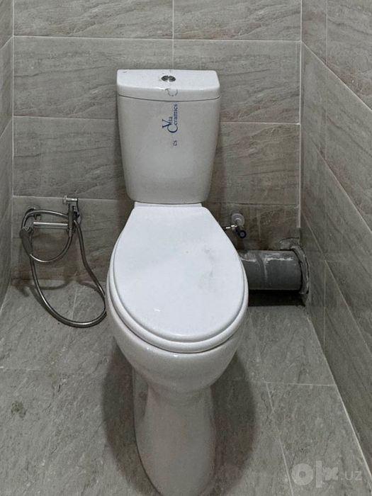 Цена указана за 3 вещи Продам ванную раковину и унитаз