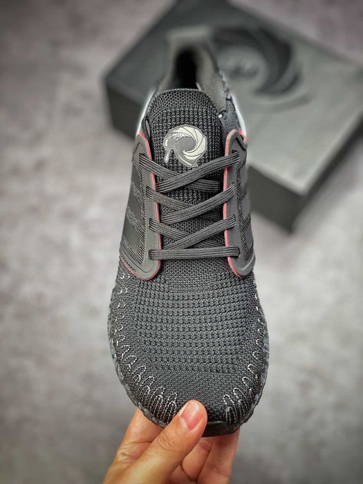 Мъжки маратонки ADIDAS ULTRABOOST 20 BOND 007  Оригинални  EU40