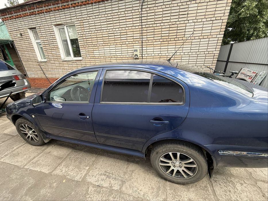 Продам машину Skoda Octavia.