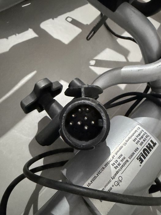 Suport Thule biciclete carlig auto