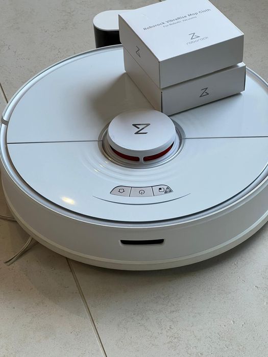 Robot aspirator Roborok-ca nou,accesorii incluse, 1600 lei