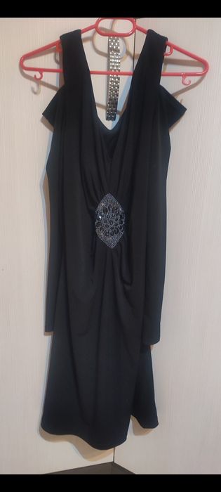 Елегантна дамска рокля