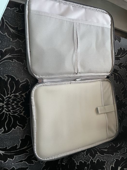 Чанта за таблет или малък лаптоп