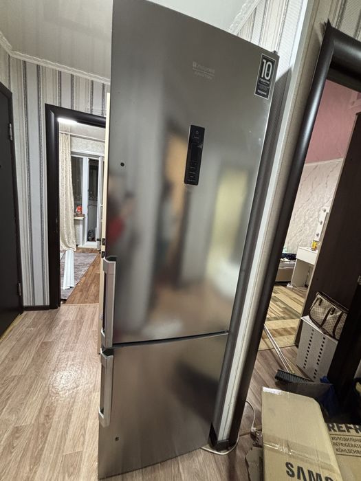 Холодильник Hotpoint Ariston