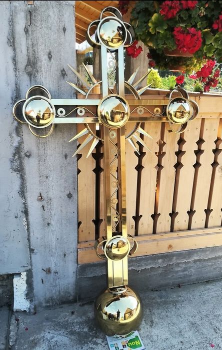 Cruci pentru biserici și piese ornamentale din polipropilena