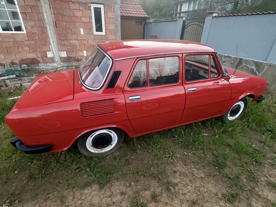 Renault 9, Skoda 100